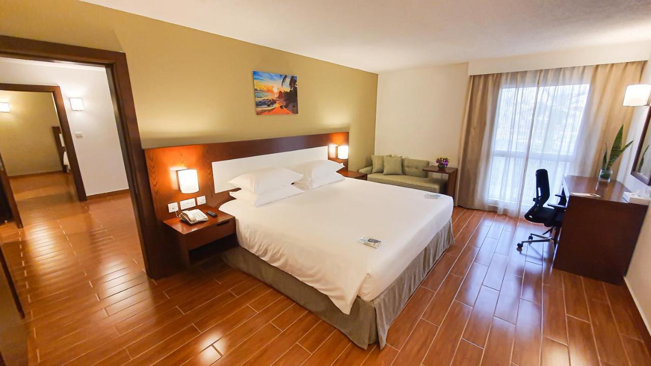 Dhafra Beach Hotel Джебел Дхана Екстериор снимка